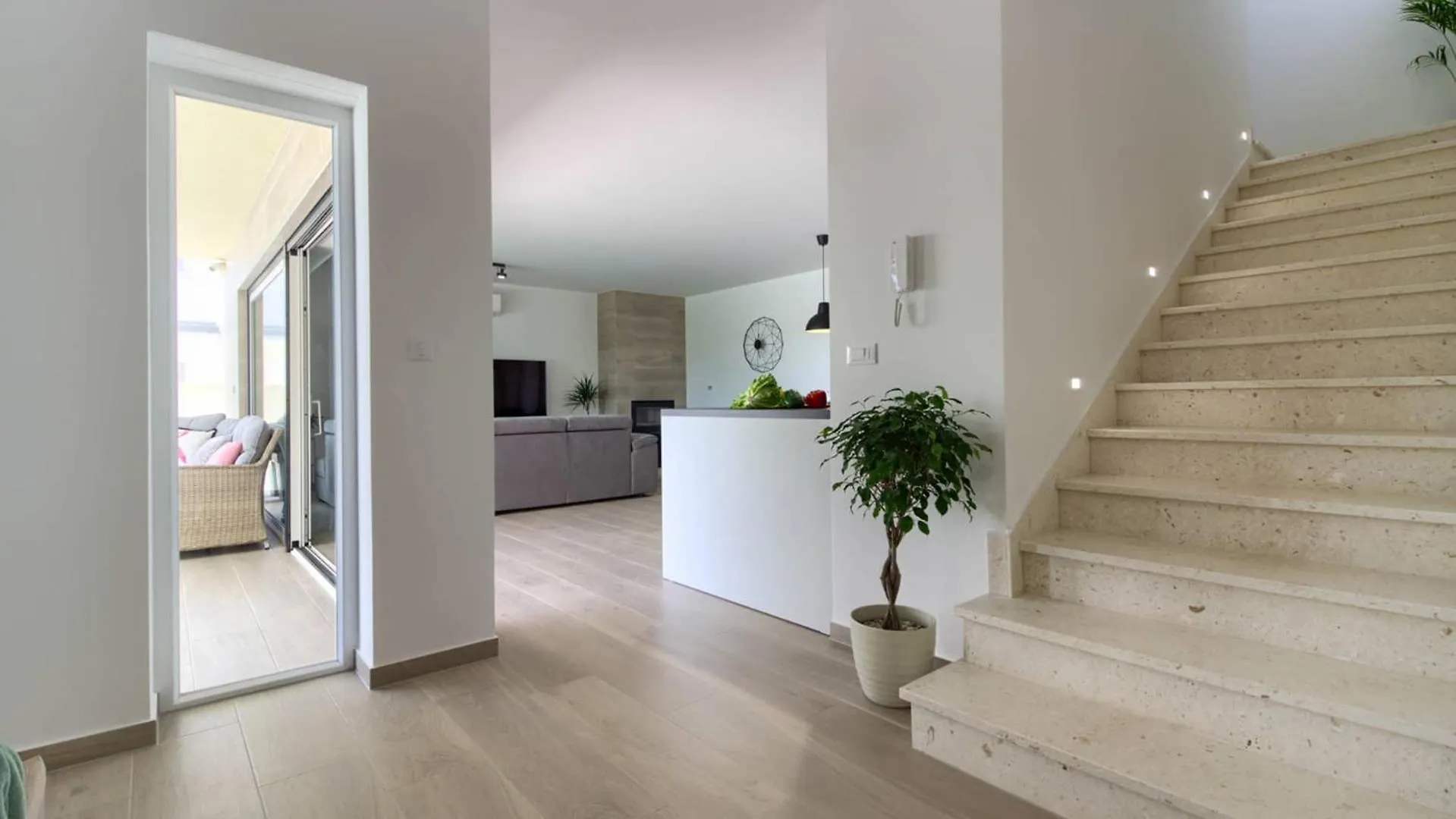Villa Mako, Die Moderne Luxus-Villa Mit Swimmingpool Und Whirlpool In Ruhiger Vorort-Lage Von Pula Croatia