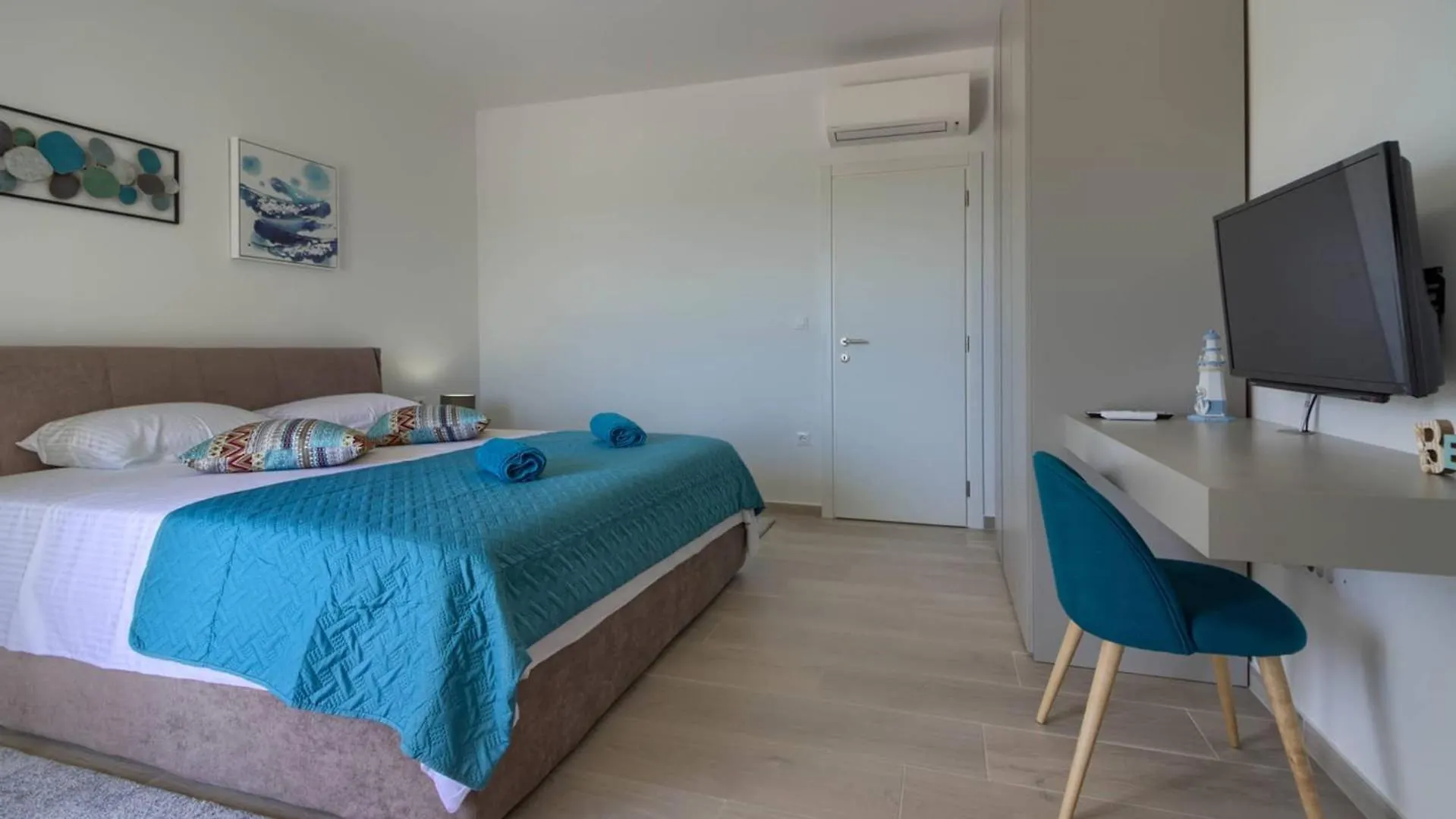 Villa Mako, Die Moderne Luxus-Villa Mit Swimmingpool Und Whirlpool In Ruhiger Vorort-Lage Von Pula 0*,