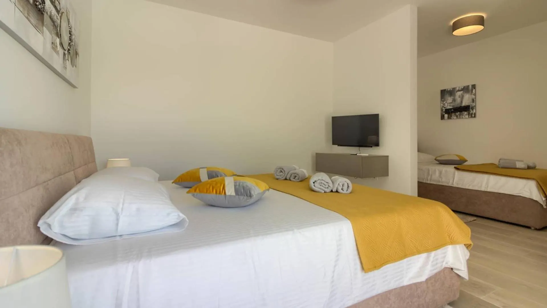 Villa Mako, Die Moderne Luxus-Villa Mit Swimmingpool Und Whirlpool In Ruhiger Vorort-Lage Von Pula Croatia
