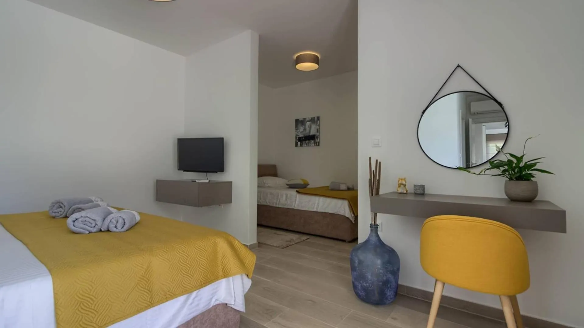 Villa Mako, Die Moderne Luxus-Villa Mit Swimmingpool Und Whirlpool In Ruhiger Vorort-Lage Von Pula 0*,