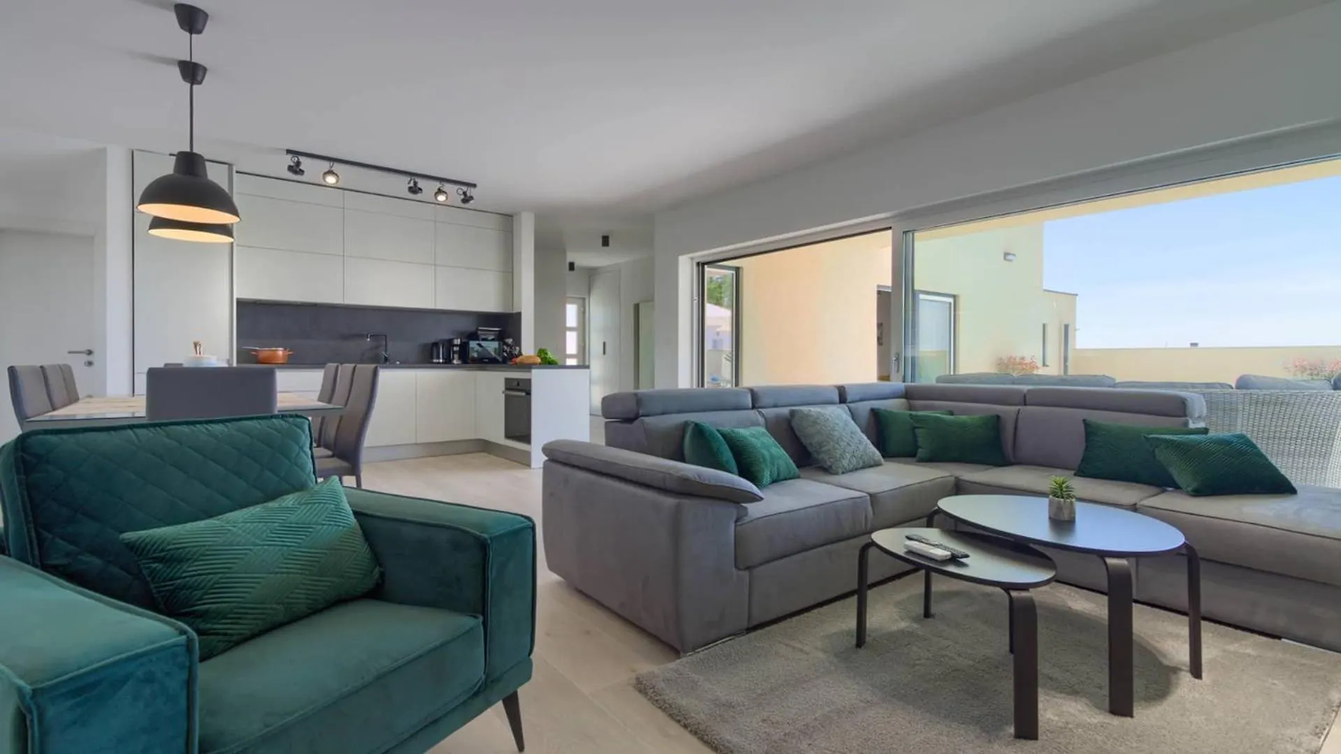 Villa Mako, Die Moderne Luxus-Villa Mit Swimmingpool Und Whirlpool In Ruhiger Vorort-Lage Von Pula