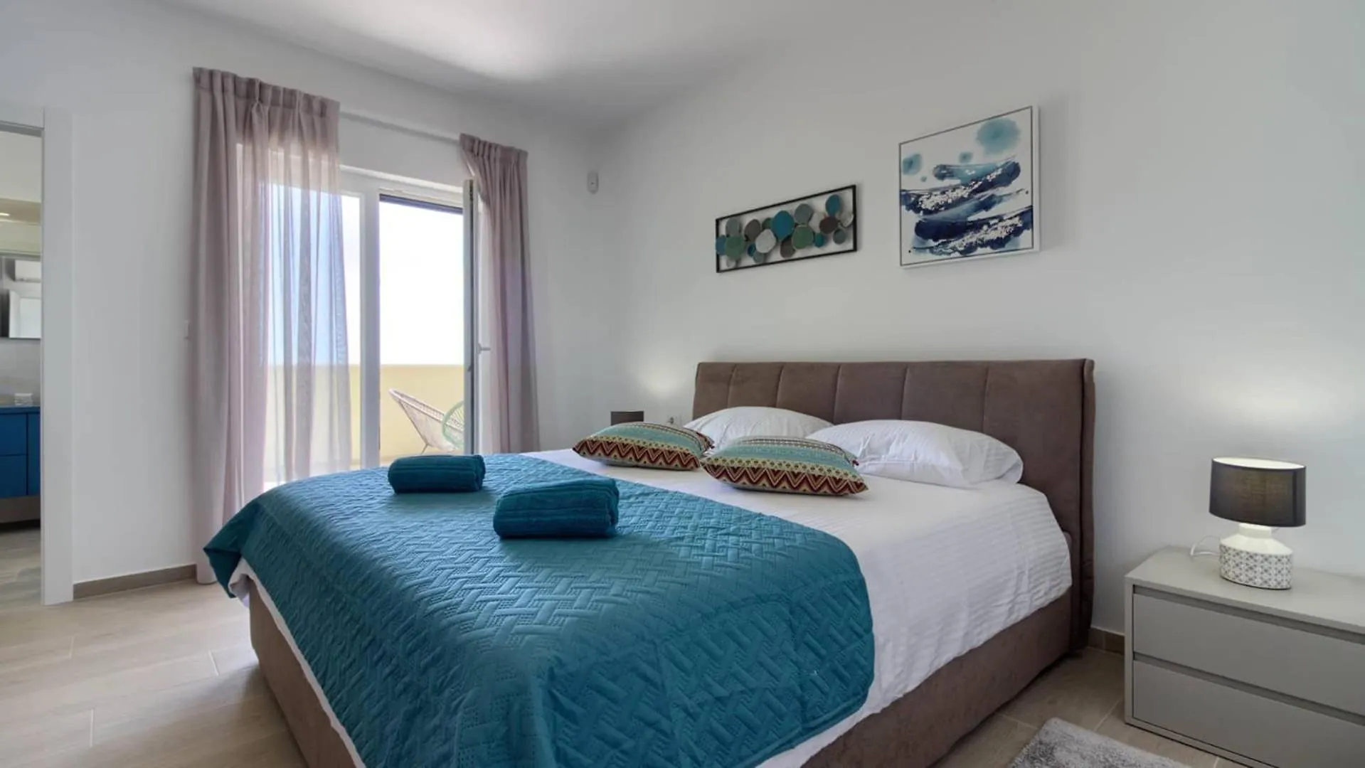 Villa Mako, Die Moderne Luxus-Villa Mit Swimmingpool Und Whirlpool In Ruhiger Vorort-Lage Von Pula