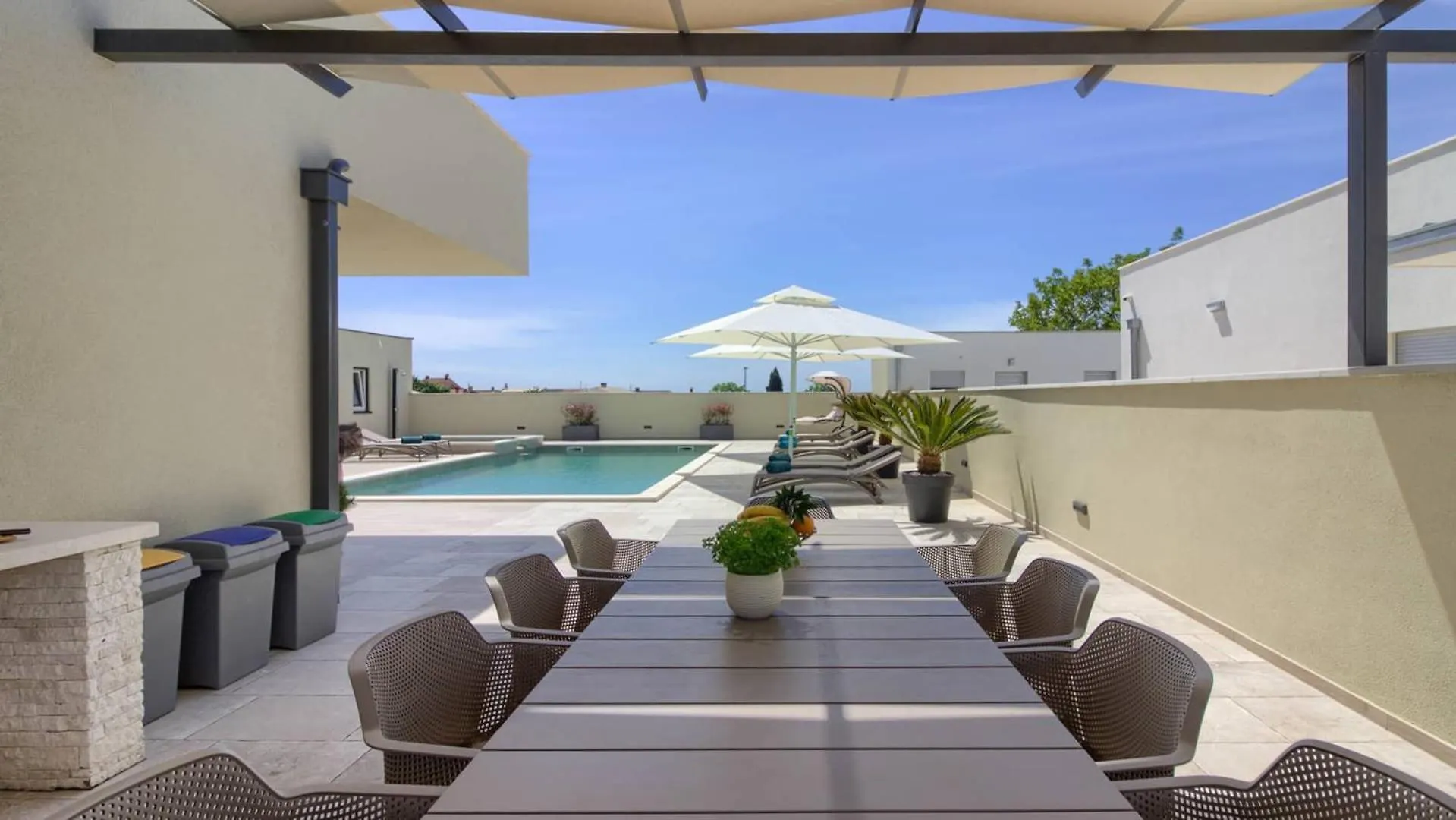 Villa Mako, Die Moderne Luxus-Villa Mit Swimmingpool Und Whirlpool In Ruhiger Vorort-Lage Von Pula