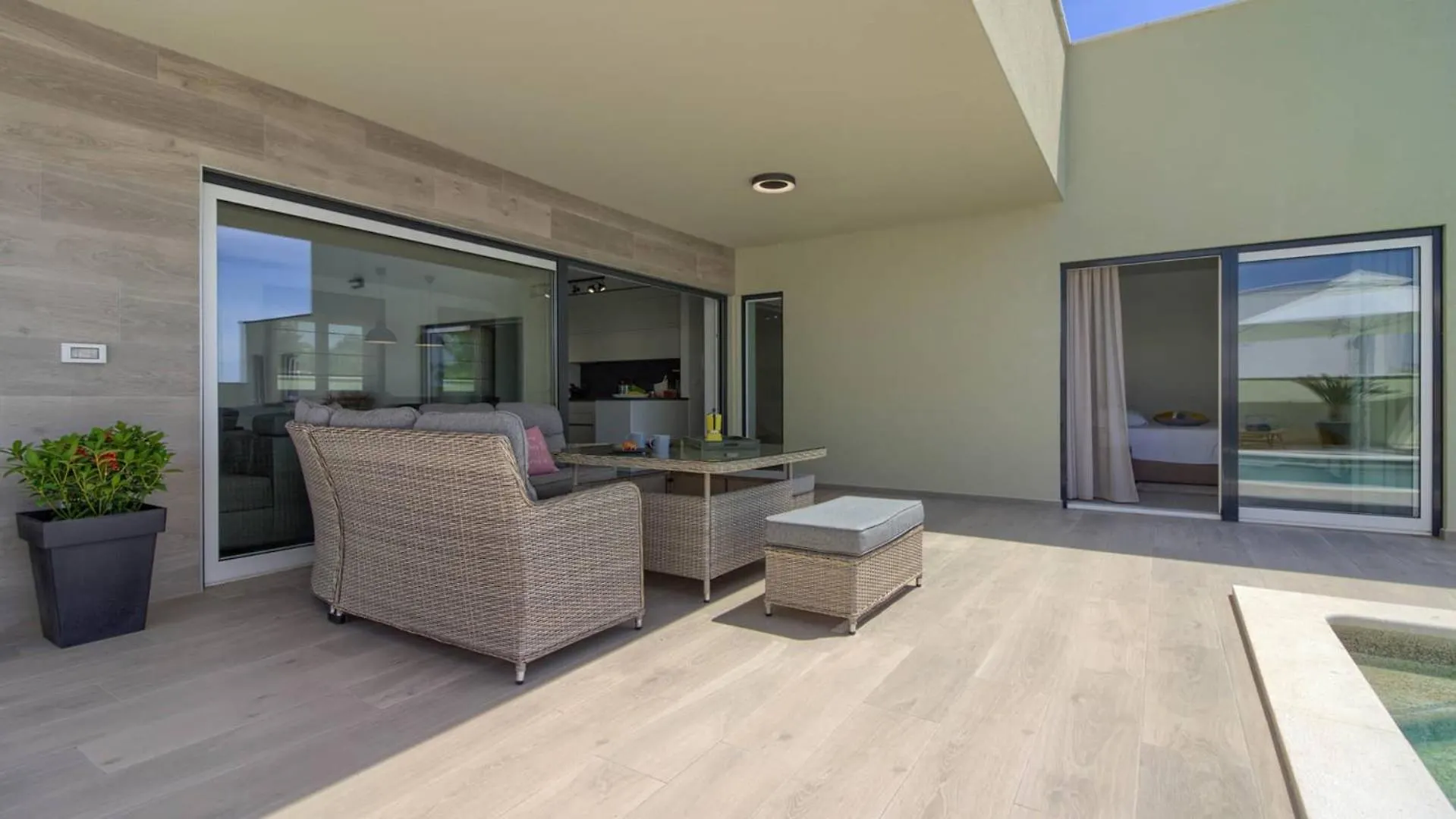 Villa Mako, Die Moderne Luxus-Villa Mit Swimmingpool Und Whirlpool In Ruhiger Vorort-Lage Von Pula